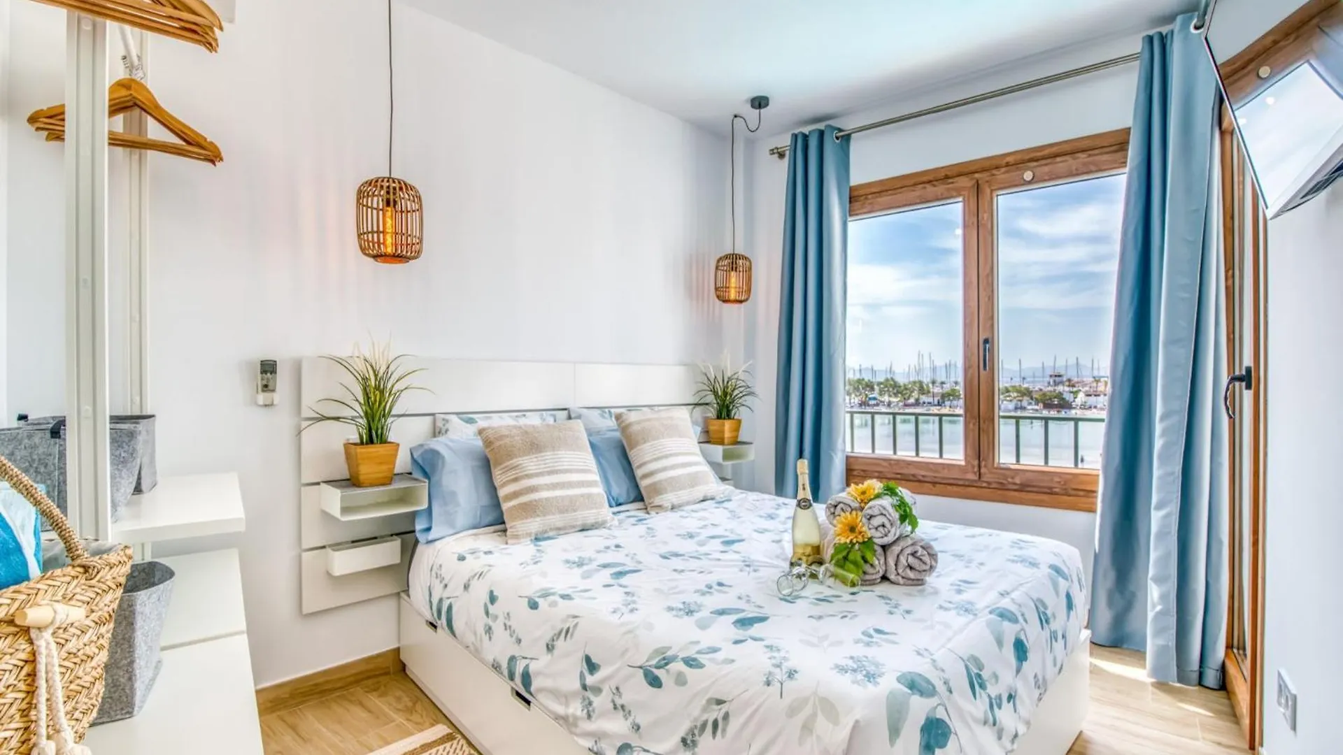 Beachfront Apartment With Sea Views Алькудия 0*,  Испания