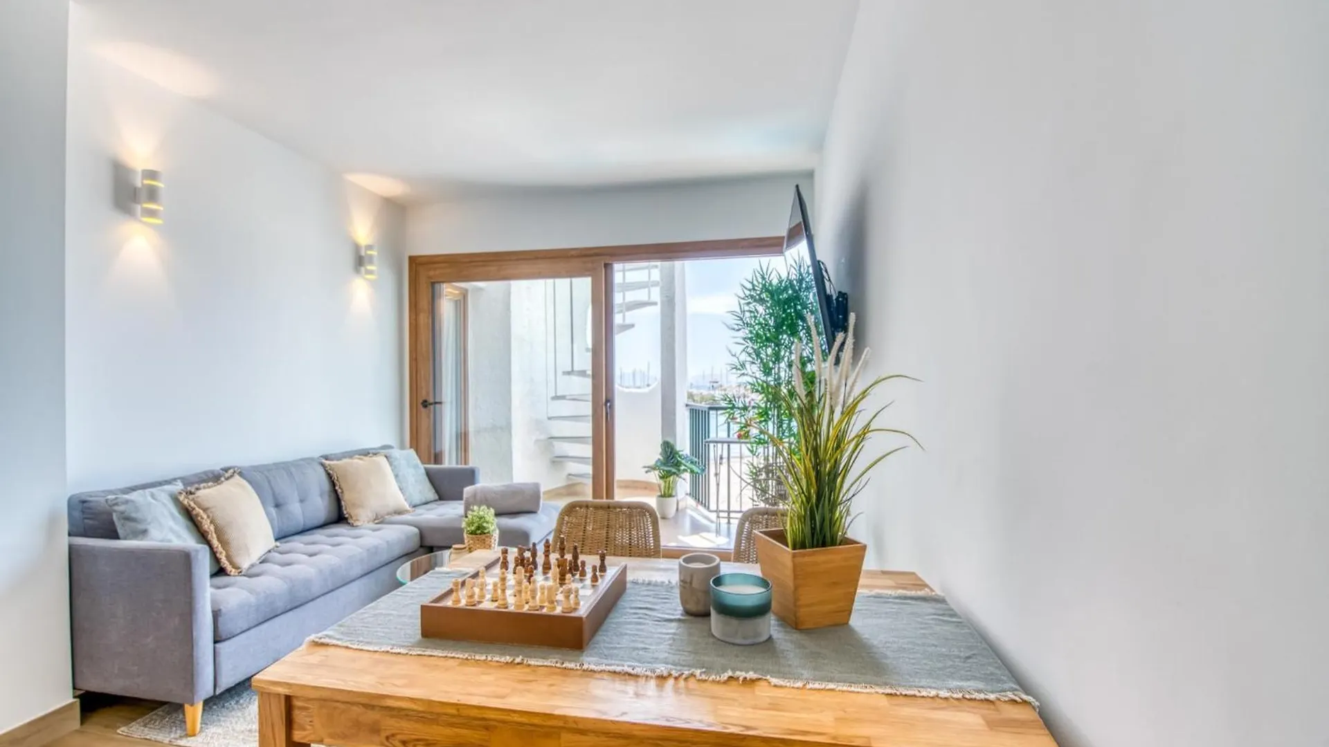 אלקודיה Beachfront Apartment With Sea Views