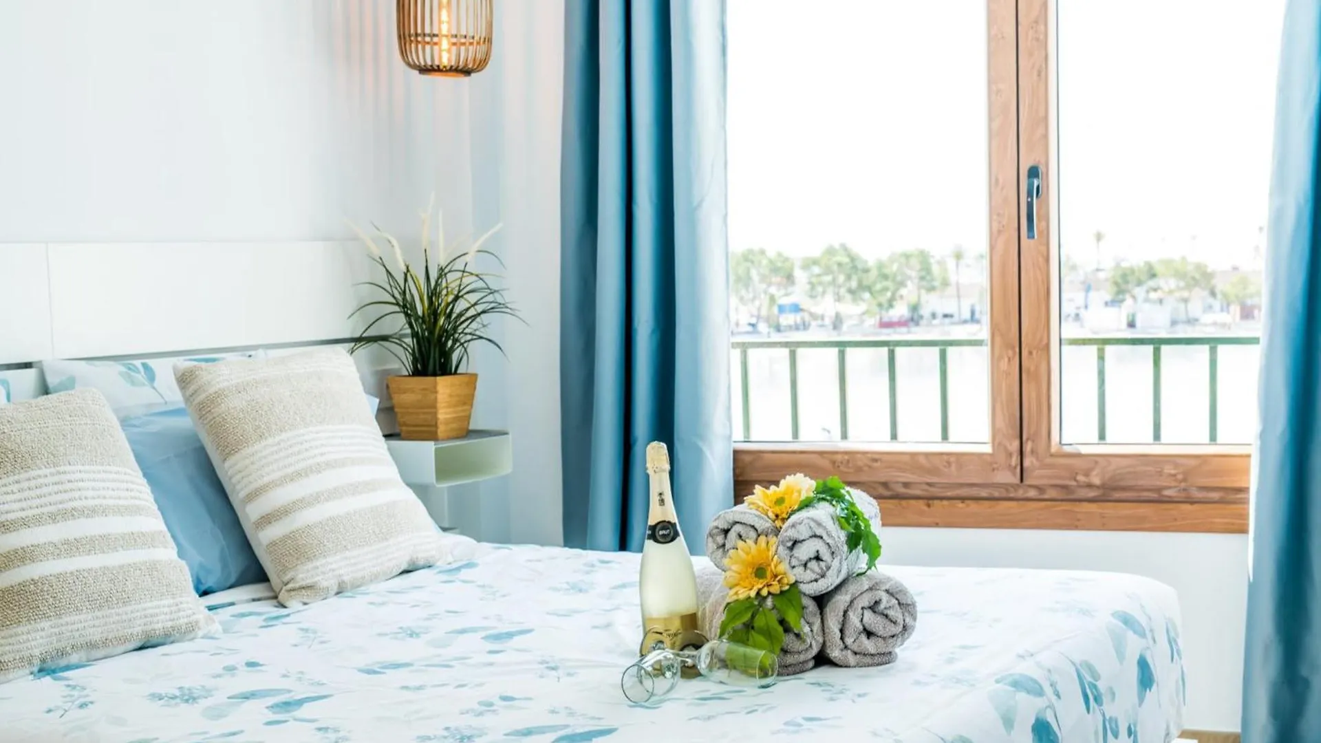 Beachfront Apartment With Sea Views Алькудия Испания