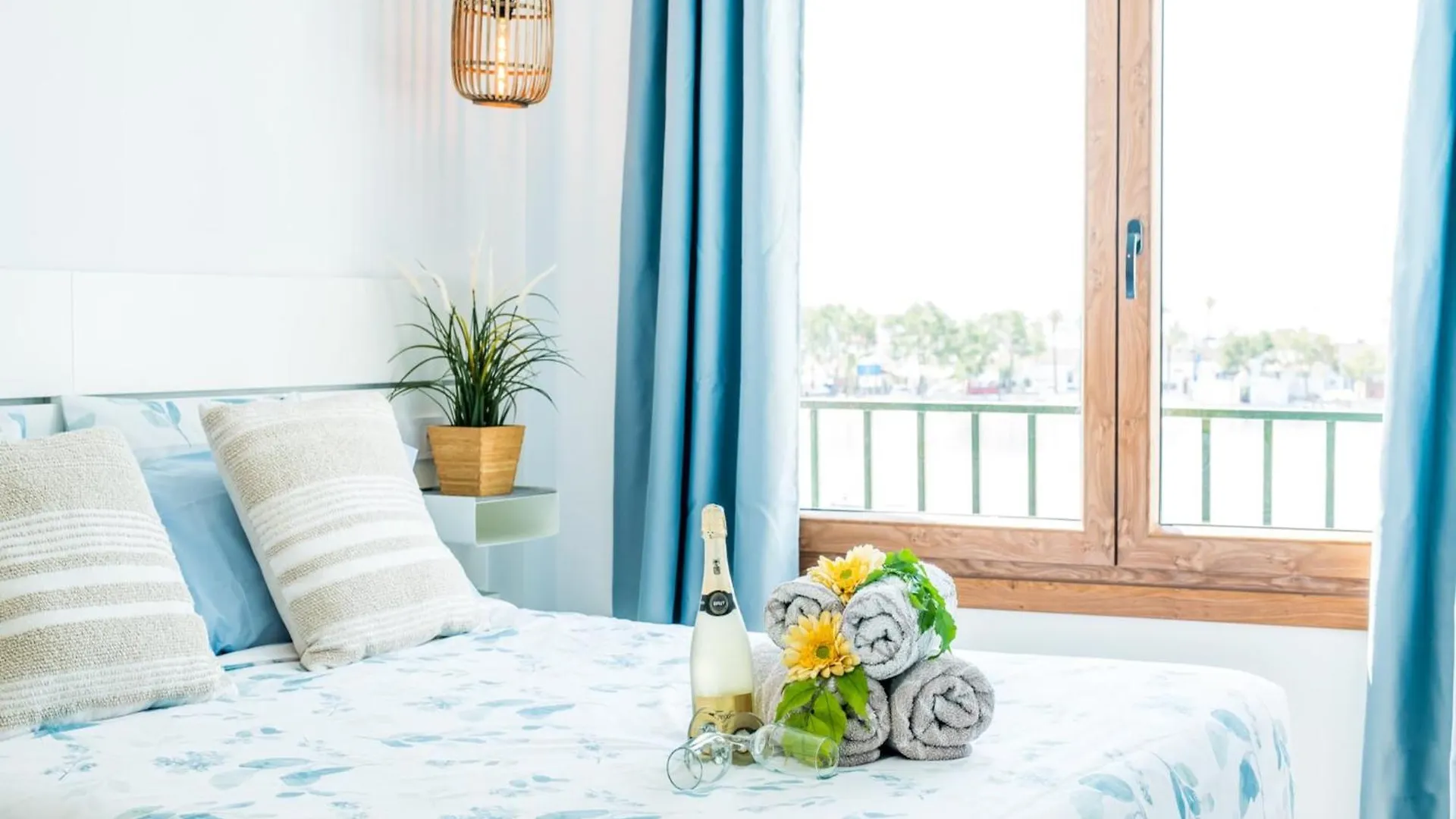 Beachfront Apartment With Sea Views Алькудия