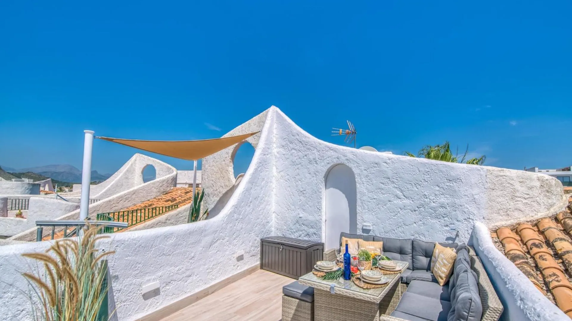 אלקודיה Beachfront Apartment With Sea Views